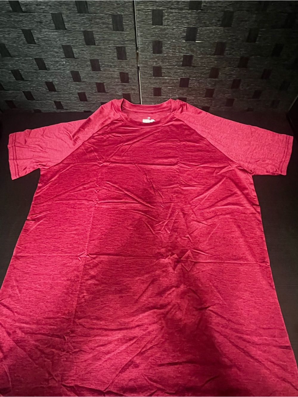 Men’s Red Athletic polyester t-shirt size Medium